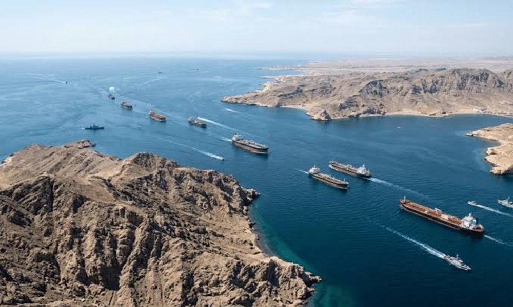 واشنطن: إيران لا تسيطر على مضيق هرمز