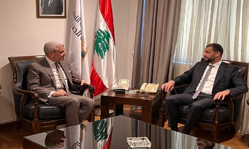 وزير الصناعة يبحث مع القائم بالأعمال الليبي تعزيز العلاقات