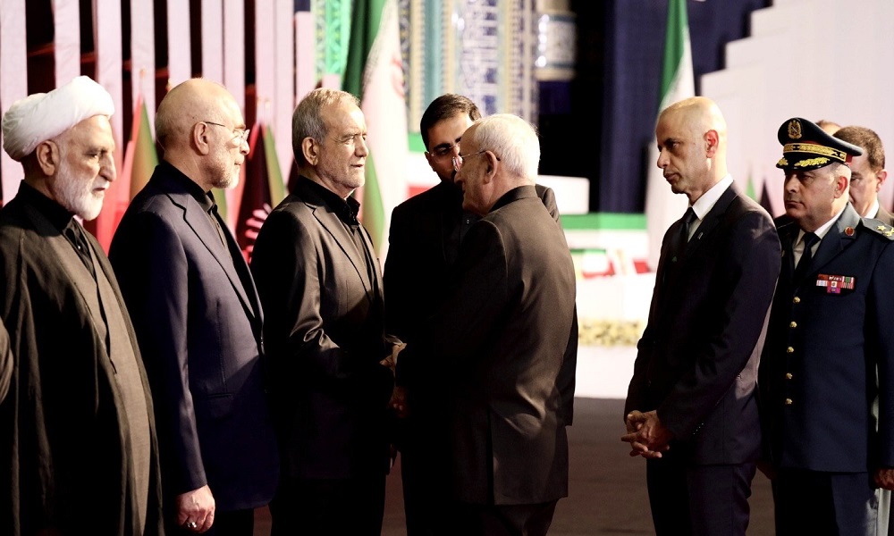 منسى شارك في مراسم وداع خامنئي في طهران (صوَر)