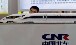 الصين تفتتح المرحلة الأولى من خط سريع للسكك الحديد في شينجيانغ