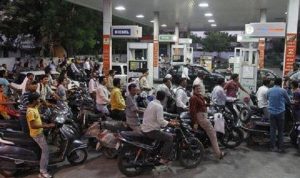 الهند ترفع رسوم البنزين والديزل على المصانع لتمويل مشاريع للبنية التحتية