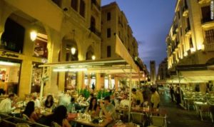 الطلب الداخلي على المطاعم والمقاهي لا يزال مستمراً بخجل في لبنان