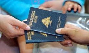 السماح لمن يستلموا جوازات سفرهم بالاقتراع في لبنان