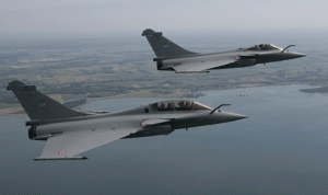 3 طائرات “رافال” فرنسية إضافية في الامارات للمشاركة بالقصف في العراق