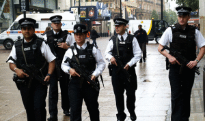 بريطانيا تشتبه بتعرض شرطي للتسمم بغاز الأعصاب نوفيتشوك