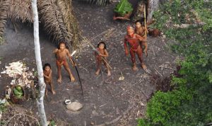 بالصور والفيديو.. إكتشاف قبيلة في الأمازون كان يُعتقد أنّها لم تعد موجودة