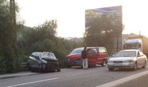 بالصور.. حادث سير على اوتوستراد شكا- طرابلس