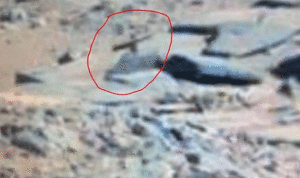 قبر وصليب على سطح المريخ (فيديو في الداخل)