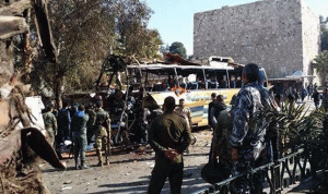 تفجير إنتحاري بحافلة لبنانية وسط دمشق.. و”النصرة” تتبنى العملية