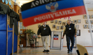 الناخبون في دونيتسك ولوغانسك يقترعون في الانتخابات الرئاسية والنيابية