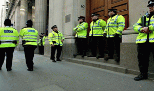 انتشار للشرطة البريطانية بعد رصد رجل على سطح البرلمان في لندن
