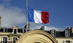 فرنسا تحبط مخططًا إرهابيًا كان يستهدف برج إيفل واللوفر