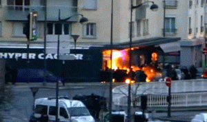 فرنسا: مقتل منفذي الهجوم على “شارلي إيبدو” ومحتجز الرهائن شرق باريس