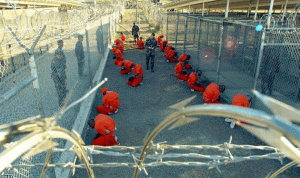 بعض من  سجناء غوانتانامو سينقلون إلى دول أخرى