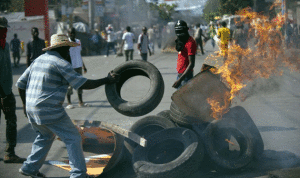بالصور.. رئيس وزراء هايتي يستقيل في ظل أخطر أزمة سياسية في البلاد
