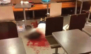 ضربت حتى الموت في مطعم “ماكدونالدز” (بالفيديو)