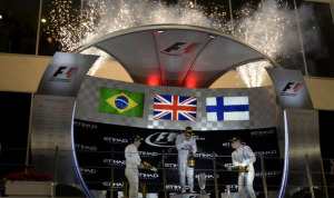 بالصور … هاميلتون يفوز في أبو ظبي ويحرز لقب فورمولا 1 للمرة الثانية