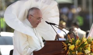 البابا فرنسيس يبدأ اليوم المحطة الثالثة في جولته الافريقية