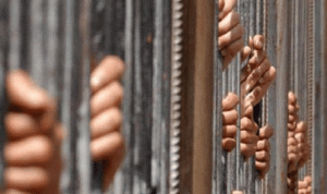 زيارة السجناء لم تعد مجانيّة: رزق القضاة “عَ المساجين”!