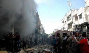 سوريا: إنتشال الضحايا من تحت أنقاض القصف بالبراميل المتفجرة