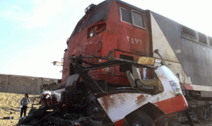 7 قتلى في تصادم بين قطار وحافلة رحلة مدرسية في مصر
