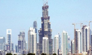 شركات البناء في الإمارات تواجه أزمة سيولة رغم ازدهار السوق